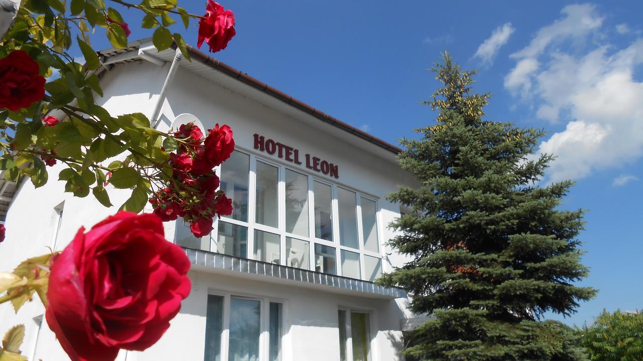 Hotel Leon Biała Podlaska Εξωτερικό φωτογραφία